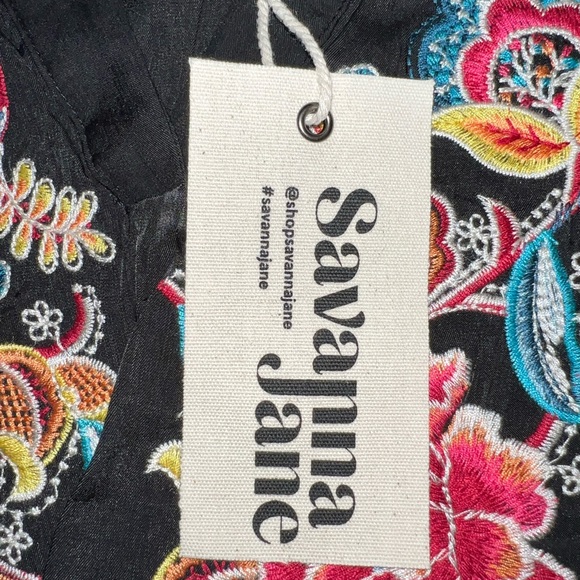 NWT SAVANNA JANE ANDREE BY UNIT Floral Embroidered Blouse with Bell S… - Picture 12 of 13